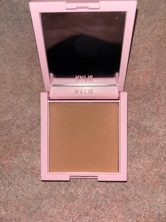 Kylie Cosmetics Other - New Kylie Cosmetics Bronzing Powder